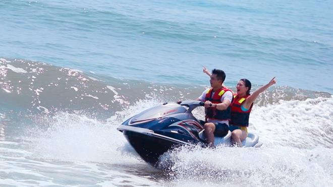 Khai trương dịch vụ thể thao dưới nước đầu tiên tại bãi biển Thuận An - Huế - 2