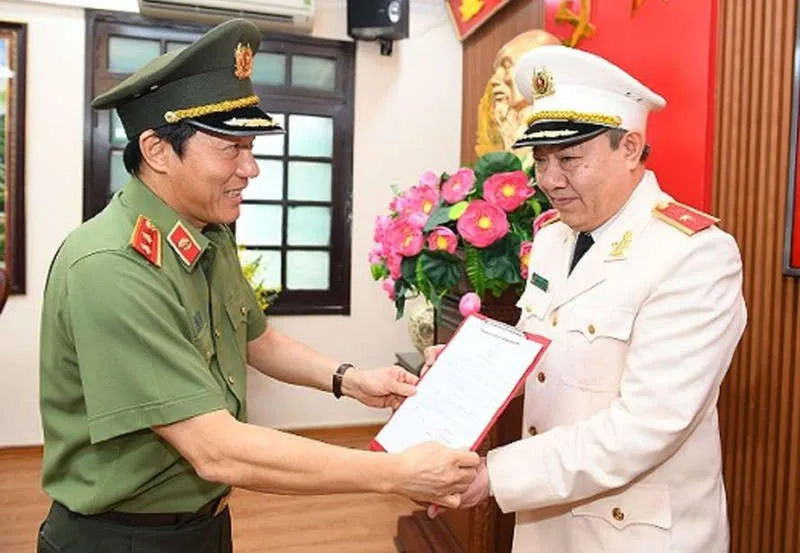 thêm nhiều giám đốc công an được điều động, bổ nhiệm hình 9 them nhieu giam doc cong an duoc dieu dong, bo nhiem hinh 9