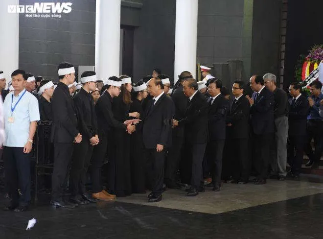 Ảnh: Lãnh đạo Đảng, Nhà nước viếng nguyên Chủ nhiệm Văn phòng Quốc hội Vũ Mão - 4