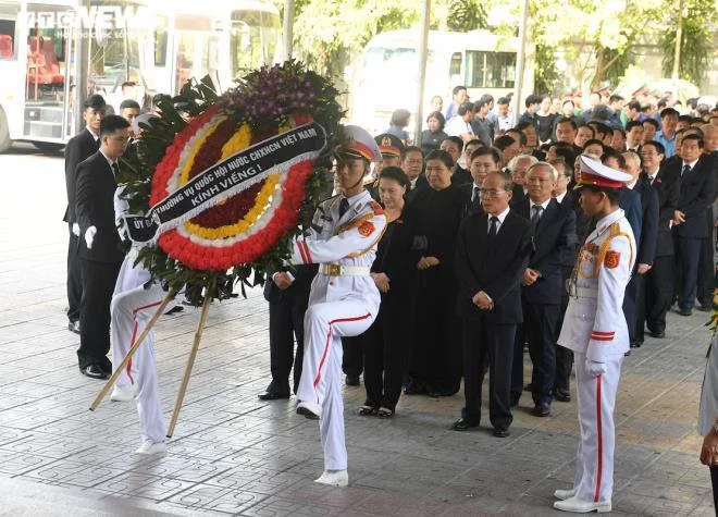 Ảnh: Lãnh đạo Đảng, Nhà nước viếng nguyên Chủ nhiệm Văn phòng Quốc hội Vũ Mão - 8