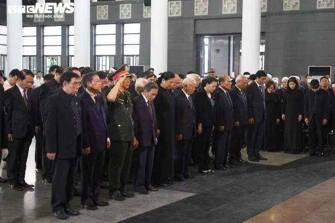 Ảnh: Lãnh đạo Đảng, Nhà nước viếng nguyên Chủ nhiệm Văn phòng Quốc hội Vũ Mão - 9