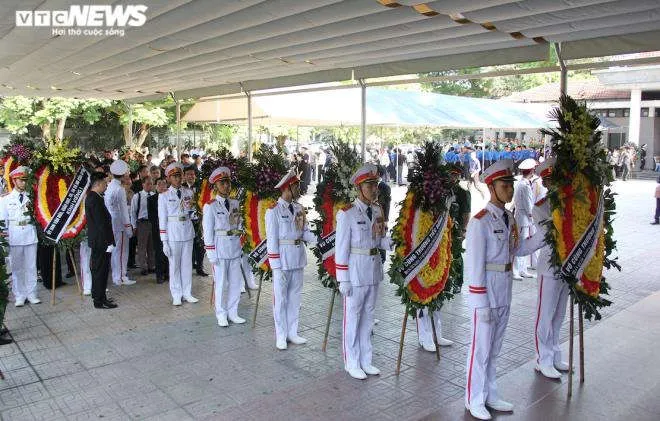 Ảnh: Lãnh đạo Đảng, Nhà nước viếng nguyên Chủ nhiệm Văn phòng Quốc hội Vũ Mão - 10