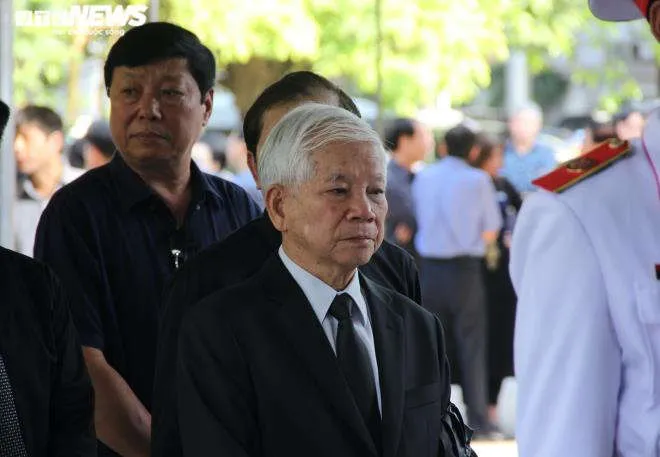 Ảnh: Lãnh đạo Đảng, Nhà nước viếng nguyên Chủ nhiệm Văn phòng Quốc hội Vũ Mão - 12
