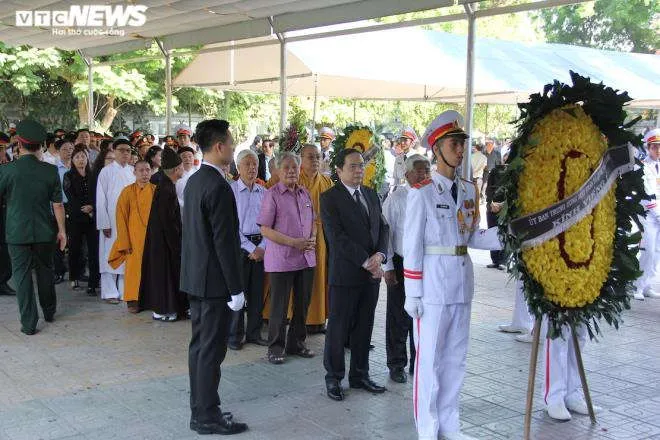 Ảnh: Lãnh đạo Đảng, Nhà nước viếng nguyên Chủ nhiệm Văn phòng Quốc hội Vũ Mão - 13