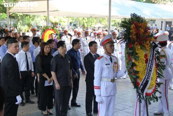 Ảnh: Lãnh đạo Đảng, Nhà nước viếng nguyên Chủ nhiệm Văn phòng Quốc hội Vũ Mão - 16