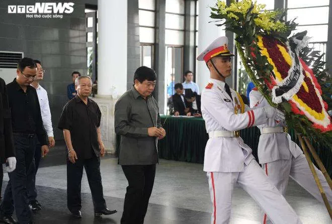 Ảnh: Lãnh đạo Đảng, Nhà nước viếng nguyên Chủ nhiệm Văn phòng Quốc hội Vũ Mão - 19