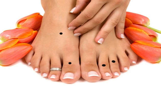 Xem tướng nốt ruồi ở chân: Ngón cái cực lộc, ngón giữa cần tìm cách hóa giải - Ảnh 1