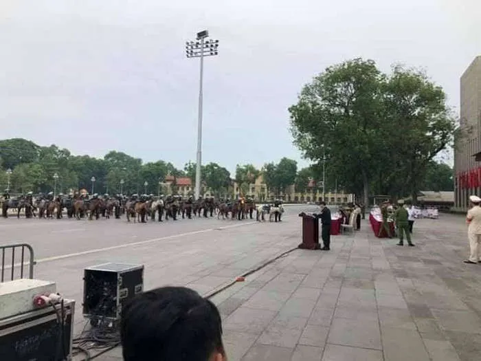 hom nay (8/6) canh sat co dong ky binh se dieu hanh truoc lang bac, nha quoc hoi hinh 8