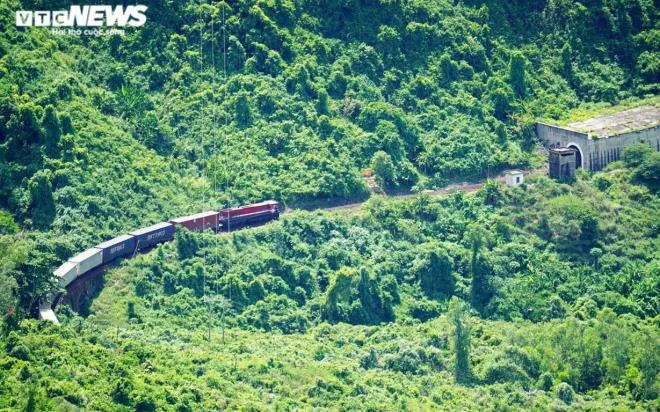 T&agrave;i liệu cho thấy Triệu Qu&acirc;n Sự chưa tho&aacute;t khỏi n&uacute;i Hải V&acirc;n bằng t&agrave;u hỏa - 1