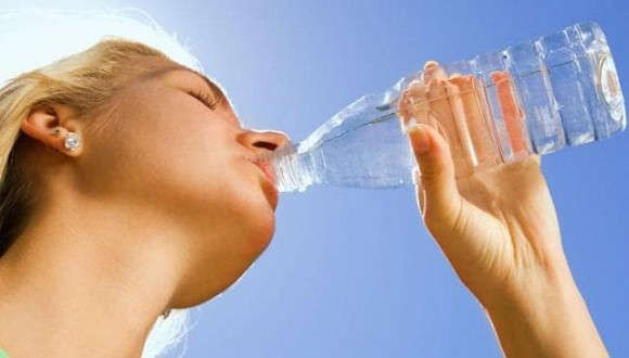 Đi tiểu sau khi uống nước và hiếm khi đi tiểu sau khi uống nước, ai khỏe mạnh hơn? - Ảnh 1 Đi tiểu sau khi uống nước và hiếm khi đi tiểu sau khi uống nước, ai khỏe mạnh hơn? - Ảnh 1