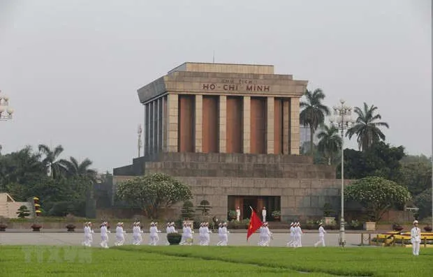 tam dung cac le vieng lang chu tich ho chi minh de tu bo hinh 1