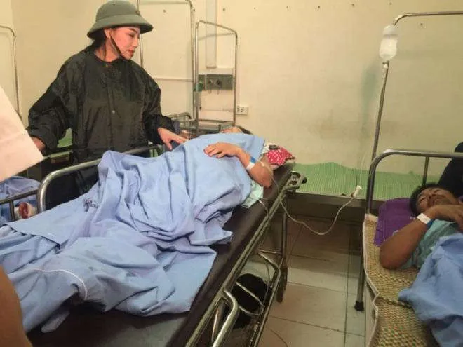 Hiện trường xưởng gỗ ở Vĩnh Ph&uacute;c bị lốc cuốn tan t&agrave;nh, hơn 20 người thương vong - 7