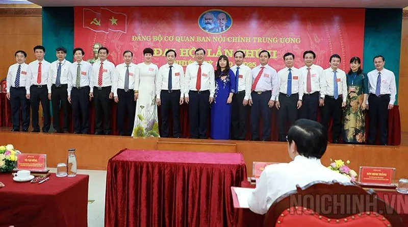 ong pham gia tuc lam bi thu dang uy co quan ban noi chinh trung uong hinh 1