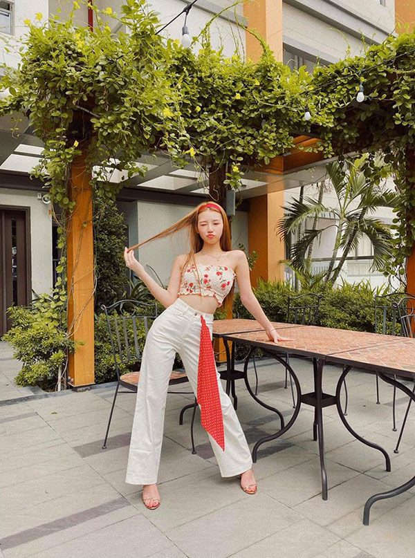 Nổi tiếng là khéo chọn đồ hack dáng nào ngờ cũng có lúc Amee làm lộ khuyết điểm chân ngắn vì cách mix này - Ảnh 3 Nổi tiếng là khéo chọn đồ hack dáng nào ngờ cũng có lúc Amee làm lộ khuyết điểm chân ngắn vì cách mix này - Ảnh 3