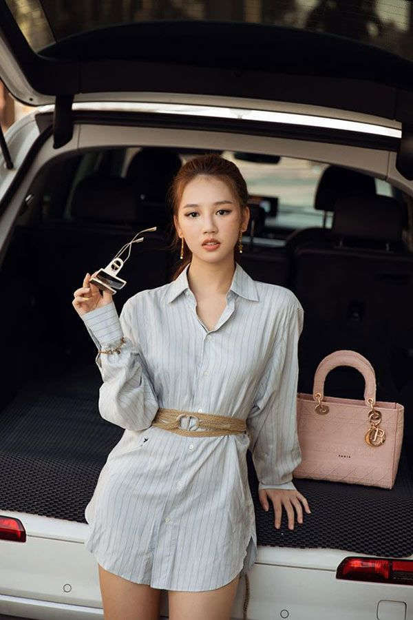 Nổi tiếng là khéo chọn đồ hack dáng nào ngờ cũng có lúc Amee làm lộ khuyết điểm chân ngắn vì cách mix này - Ảnh 5 Nổi tiếng là khéo chọn đồ hack dáng nào ngờ cũng có lúc Amee làm lộ khuyết điểm chân ngắn vì cách mix này - Ảnh 5