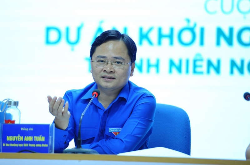 Đồng ch&iacute; Nguyễn Anh Tuấn, B&iacute; thư Thường trực Trung ương Đo&agrave;n, Chủ tịch Trung ương Hội LHTN Việt Nam chia sẻ th&ocirc;ng tin tại chương tr&igrave;nh