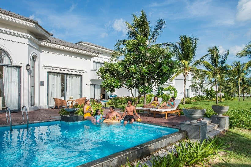 Giải m&atilde; sức h&uacute;t kỳ nghỉ biệt thự biển - Xu hướng du lịch thời thượng thế giới - 1