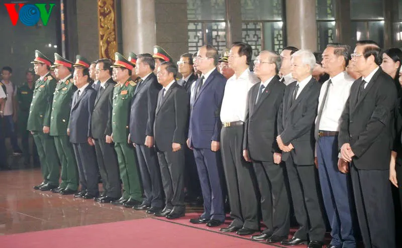 anh: le truy dieu, tien dua nha tinh bao tran quoc huong hinh 2