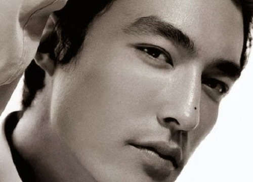 3 vị tr&iacute; nốt ruồi tr&ecirc;n cơ thể nam giới l&agrave; qu&yacute; tướng, c&agrave;ng về gi&agrave; c&agrave;ng gi&agrave;u c&oacute; v&agrave; th&agrave;nh đạt  - Ảnh 1