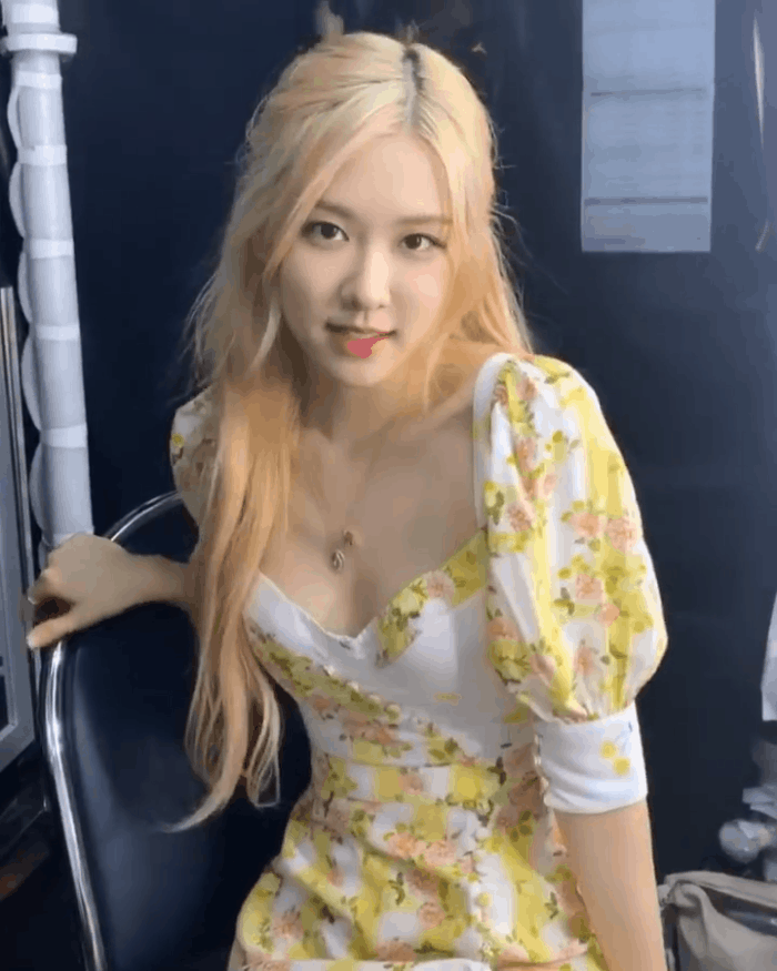 Chỉ cần học Rose diện đủ kiểu váy xinh tươi, chị em cũng rút ra được cho mình vô vàn ý tưởng mặc đẹp - Ảnh 1