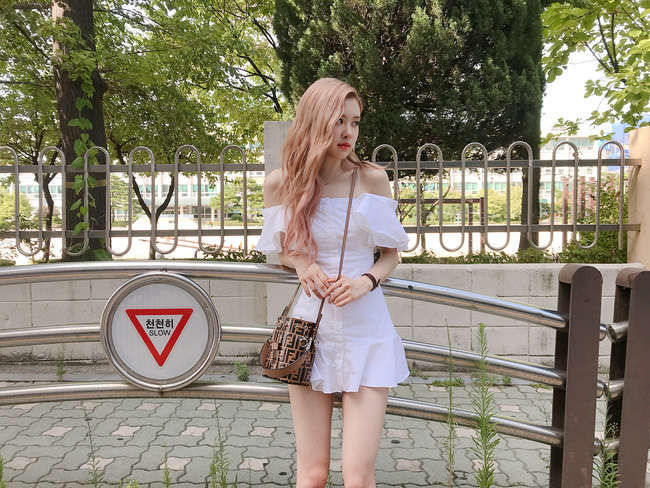 Chỉ cần học Rose diện đủ kiểu váy xinh tươi, chị em cũng rút ra được cho mình vô vàn ý tưởng mặc đẹp - Ảnh 5