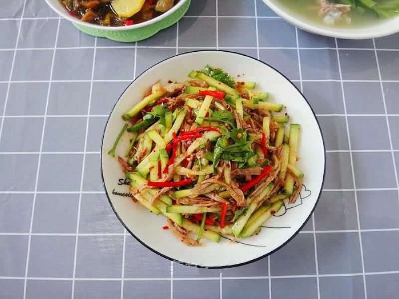 Ngày hè nắng nóng, chị em làm ngày ngay món thịt vịt trộn chua ngọt đổi bữa khiến chồng con mê tít - Ảnh 1
