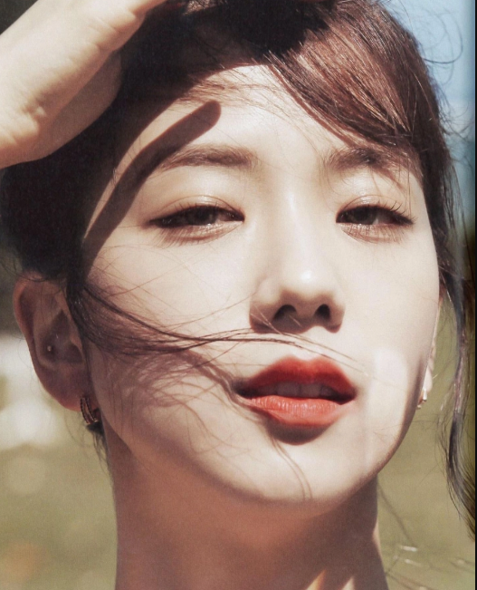 Jisoo (BlackPink) đẹp cực phẩm với lối trang điểm trái cây mọng nước là xu hướng của mùa hè này tại Hàn Quốc - Ảnh 4