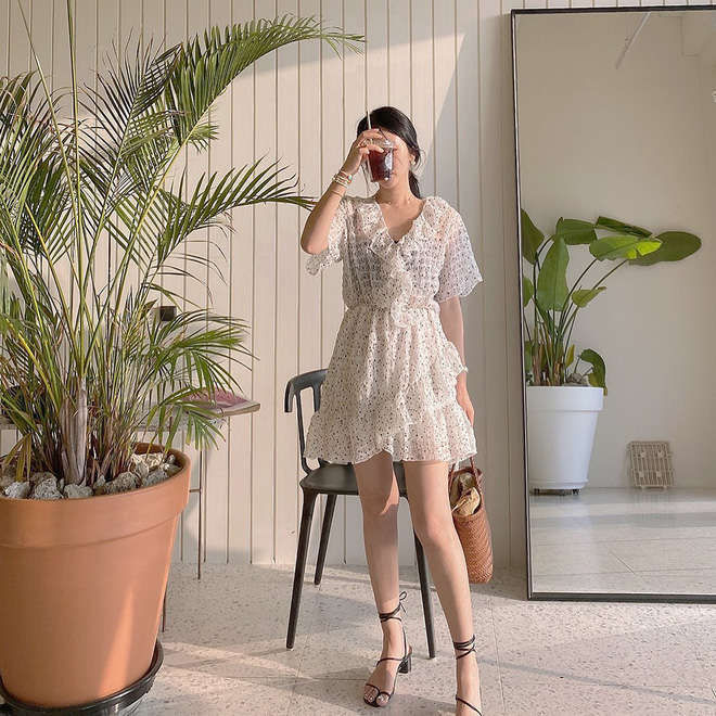 5 mẫu váy cứ diện là 'auto' hack eo thon chẳng cần quá cầu kỳ - Ảnh 4 5 mẫu váy cứ diện là 'auto' hack eo thon chẳng cần quá cầu kỳ - Ảnh 4