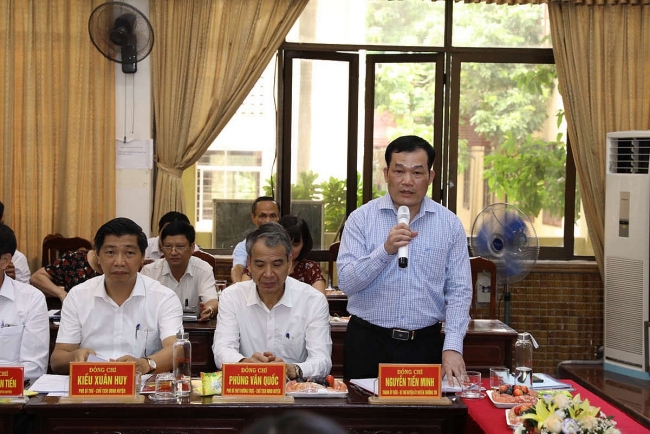 Bí thư Thành ủy Hà Nội: Phát triển cụm công nghiệp làng nghề là &quot;làm tổ cho cả đại bàng lẫn chim chích&quot;