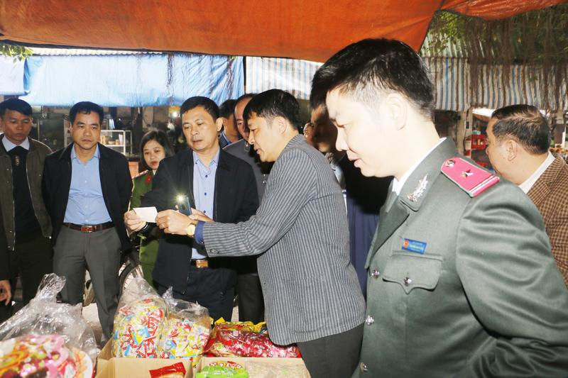 Tăng cường quản lý các cơ sở sản xuất, kinh doanh nước uống đóng chai, đóng bình - 1