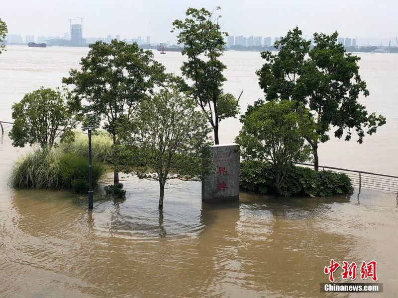 mua lon dang tan pha nhieu tinh, thanh o mien nam va mien dong trung quoc  ​ hinh 1