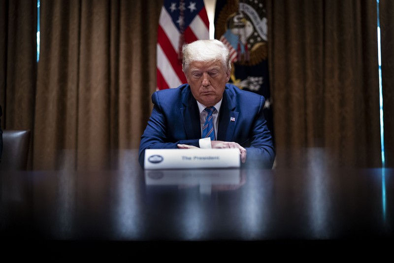 nguoi my tin tuong cac thong doc hon trump o kha nang xu ly covid-19 hinh 1