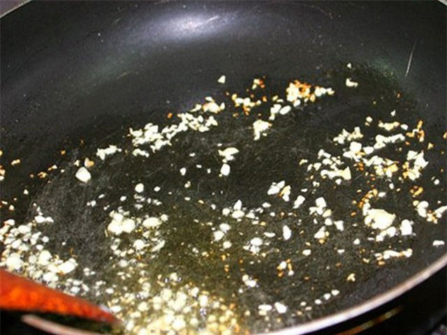 3 cách ăn tỏi biến nó từ 'thần dược' vạn người mê thành chất gây ung thư nguy hiểm - Ảnh 2 3 cách ăn tỏi biến nó từ 'thần dược' vạn người mê thành chất gây ung thư nguy hiểm - Ảnh 2