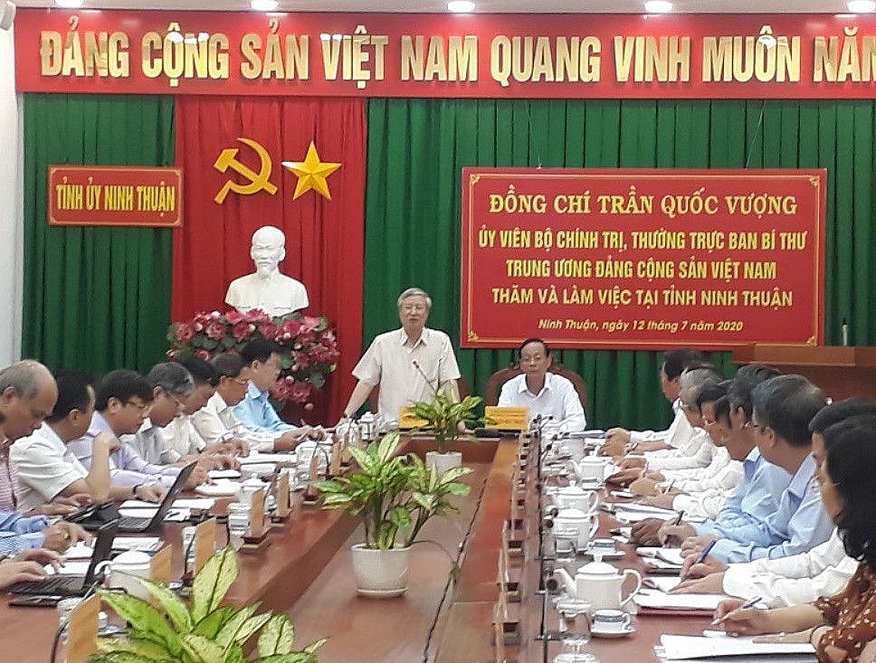 Thường trực Ban Bí thư Trần Quốc Vượng làm việc tại Ninh Thuận