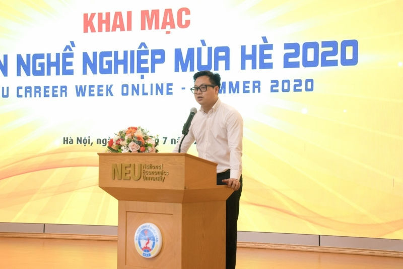 Anh Trần Quang Hưng - Ph&oacute; B&iacute; thư Th&agrave;nh đo&agrave;n H&agrave; Nội đ&atilde; tới dự v&agrave; ph&aacute;t biểu tại Lễ Khai mạc Tuần nghề nghiệp m&ugrave;a h&egrave; 2020