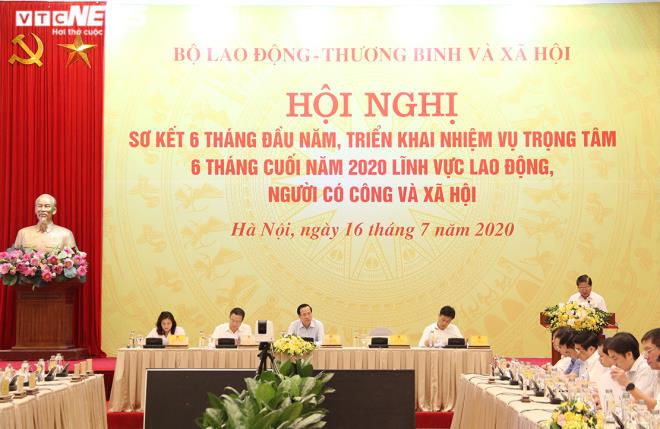 Gần 31 triệu lao động bị ảnh hưởng do COVID-19: Bộ LĐ-TBXH đề ra nhiều giải ph&aacute;p - 2