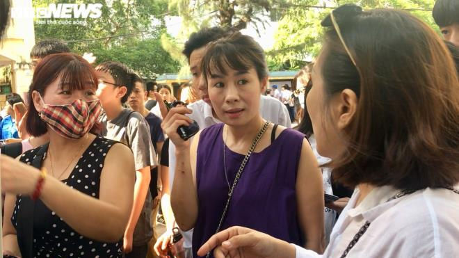 Làm thủ tục thi vào lớp 10 ở Hà Nội, nhiều thí sinh phát hiện đến nhầm điểm thi - 3