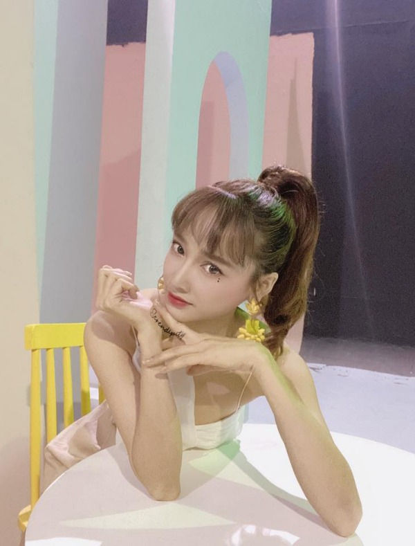 Chẳng cần thẩm mỹ, Nhã Phương có tuyệt chiêu hack tuổi nhờ biến hoá mái tóc - Ảnh 4 Chẳng cần thẩm mỹ, Nhã Phương có tuyệt chiêu hack tuổi nhờ biến hoá mái tóc - Ảnh 4