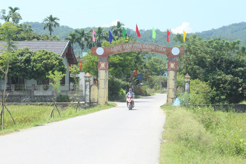 Hệ thống đường giao th&ocirc;ng x&atilde; T&acirc;n Vinh (Lương Sơn) được nhựa h&oacute;a, đ&aacute;p ứng nhu cầu đi lại của người d&acirc;n
