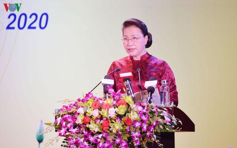 chu tich quoc hoi du le trao bang to quoc ghi cong hinh 1