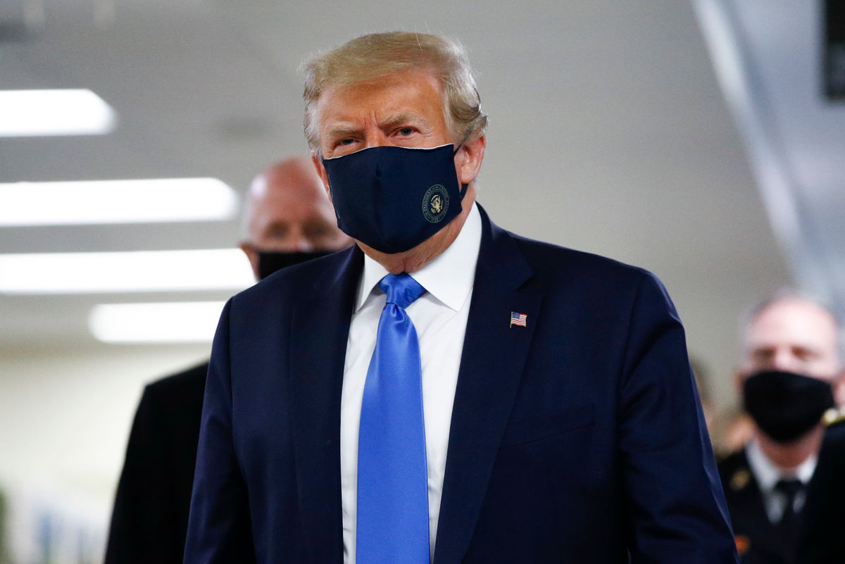 tong thong my trump khuyen khich nguoi dan deo khau trang hinh 1