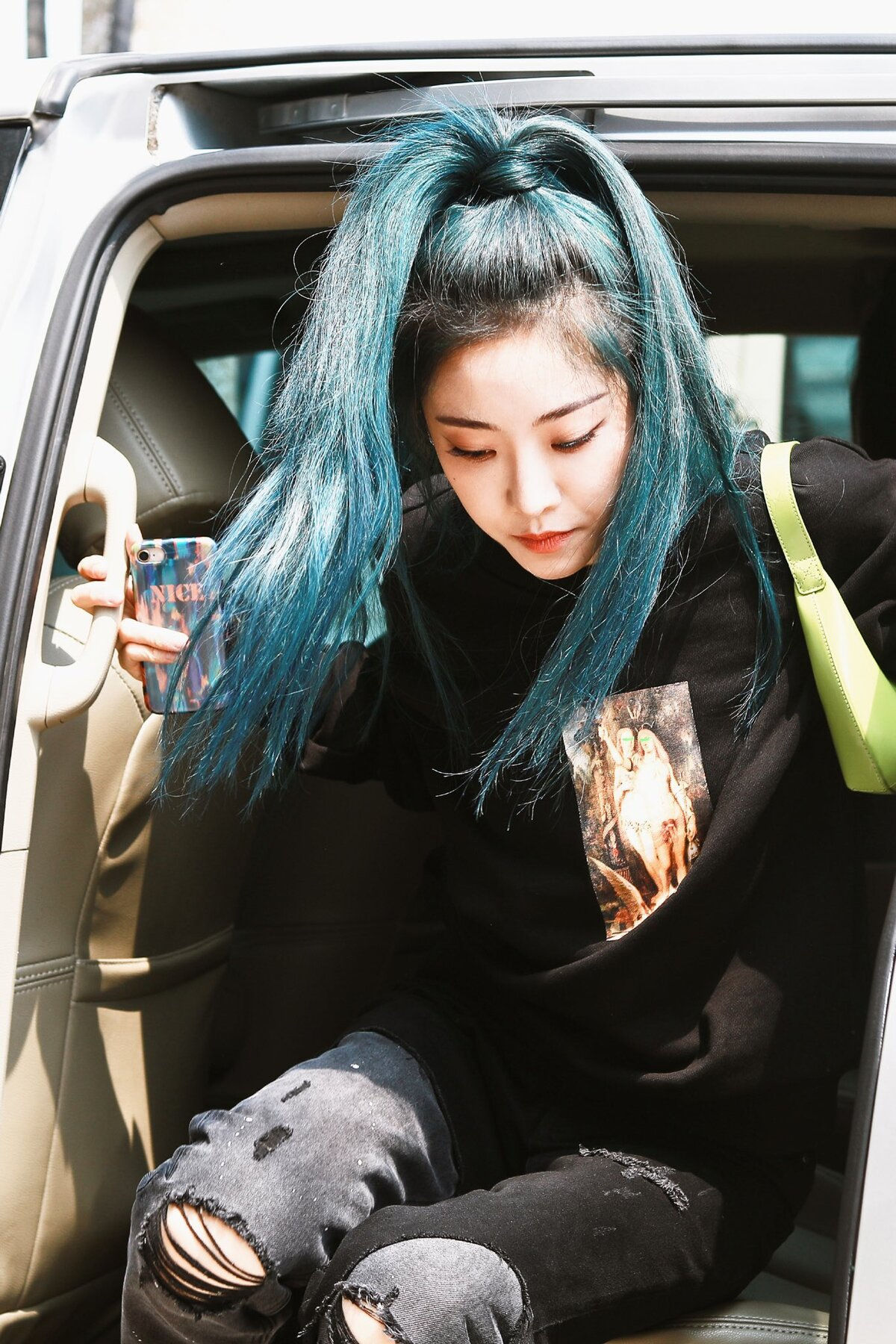 Trend t&oacute;c xanh được idol Cbiz m&ecirc; nhất h&egrave; 2020 - Ảnh 1