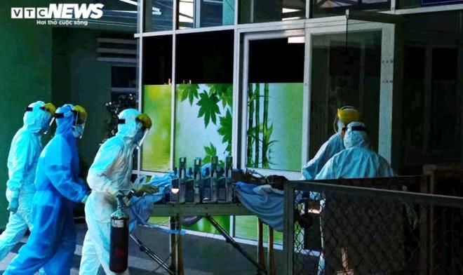 Ca nghi mắc COVID-19 ở Đà Nẵng phải thở máy, tiên lượng nặng - 1