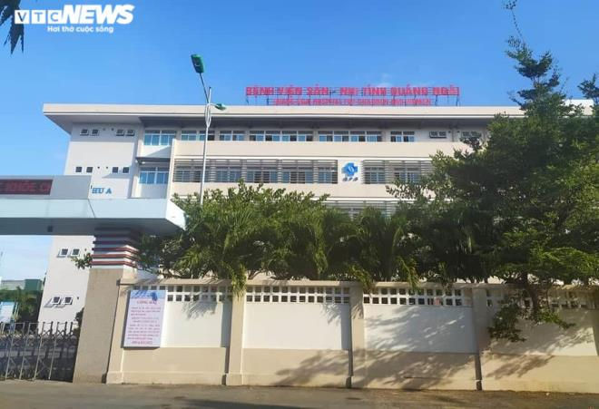 Bé trai 10 tháng tuổi tiếp xúc với bệnh nhân 419 còn sốt, ho nhiều - 1