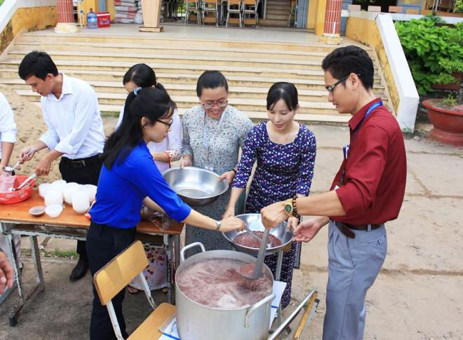Thầy cô thức thâu đêm nấu chè tú tài để chúc học trò thi tốt - 3