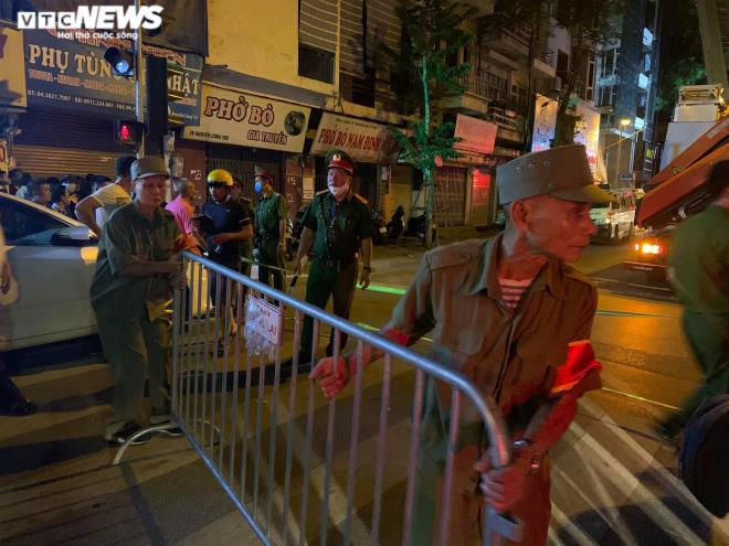 H&agrave; Nội: Hiện trường vụ sập gi&agrave;n gi&aacute;o l&agrave;m 4 người thương vong - 7