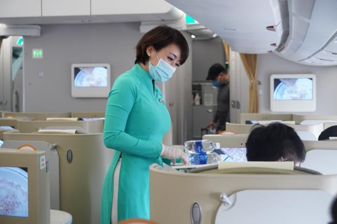 Vietnam Airlines tiếp tục giải pháp bảo vệ sức khỏe hành khách, người lao động - 3