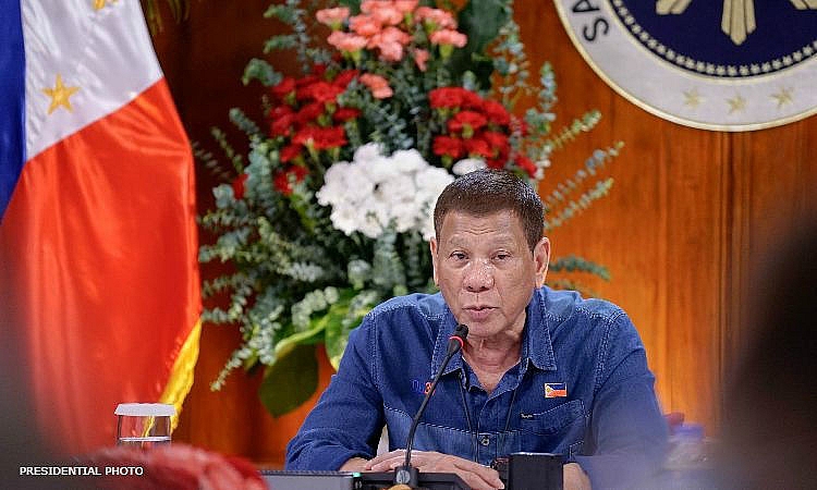 Tổng thống Philippines thừa nhận “cạn” tiền hỗ trợ người dân chống Covid-19