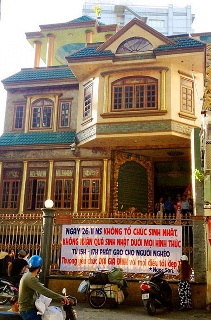 2 sao Việt nổi tiếng có nhà dát vàng giá hơn 100 tỉ đồng