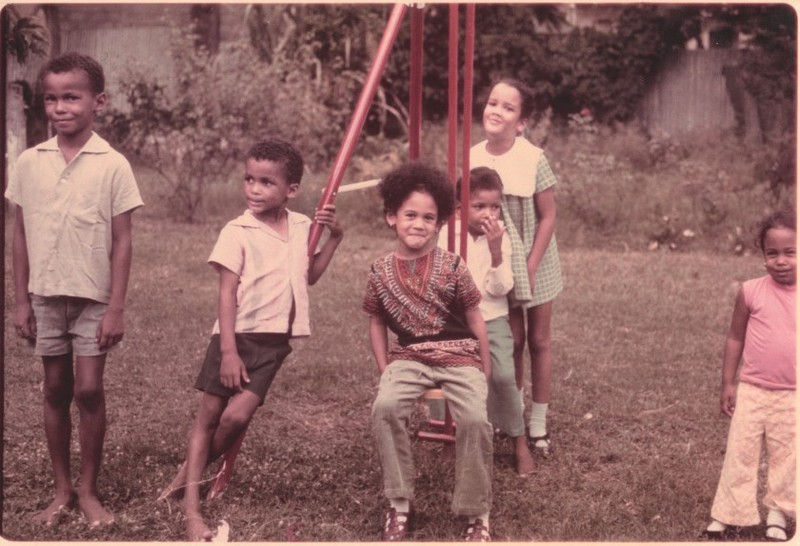 chan dung kamala harris - nu